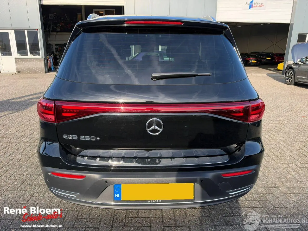 Mercedes EQB 2024 photo 3