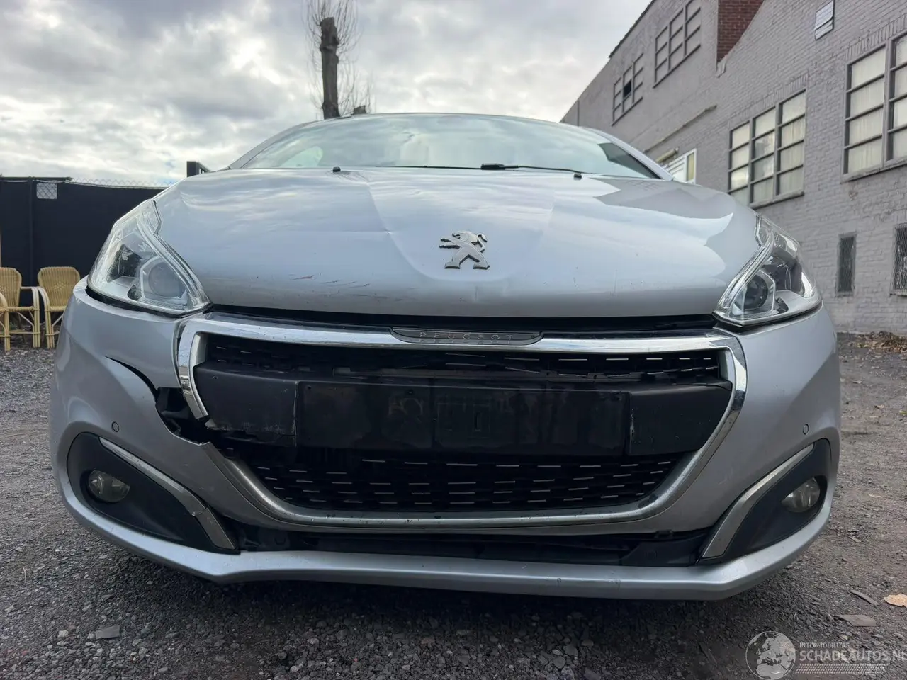 Peugeot 208 2018 фото 8