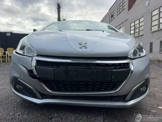 Peugeot 208 2018 фото 7