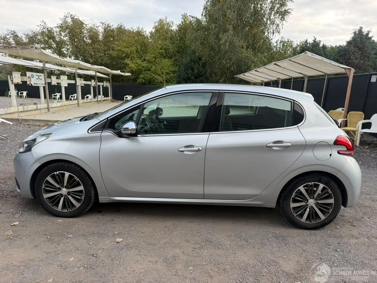 Peugeot 208 2018 фото 21