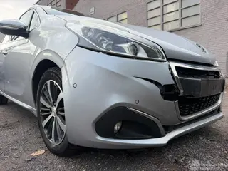 Peugeot 208 2018 фото 6