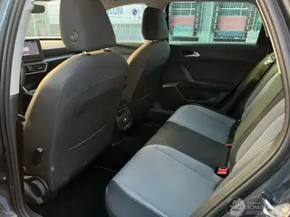 Seat Leon 2024 фото 10