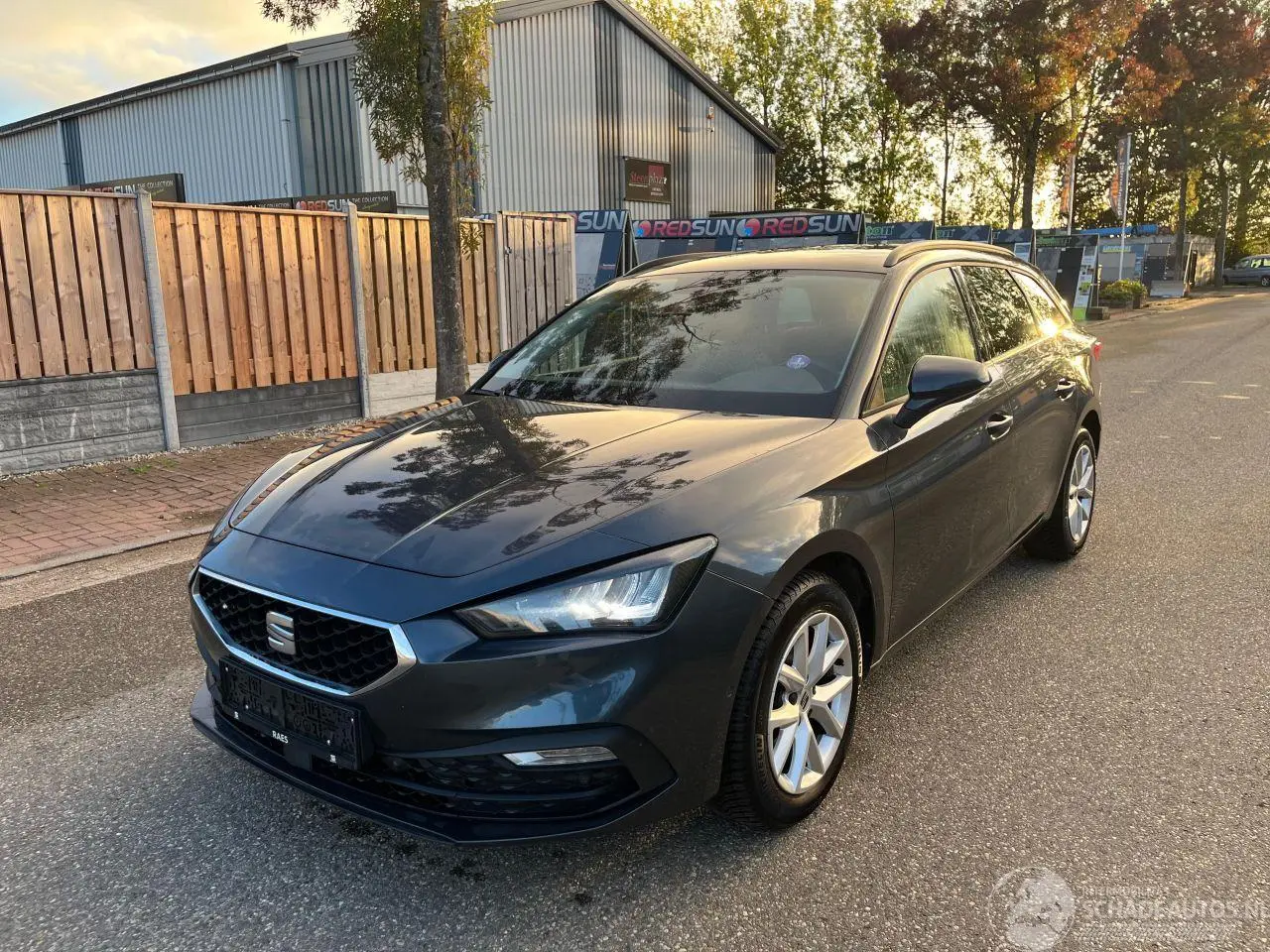 Seat Leon 2024 фото 1