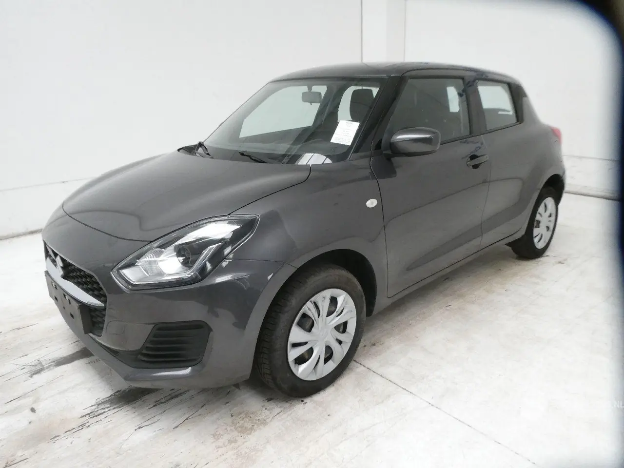 Suzuki Swift 2021 фото 3