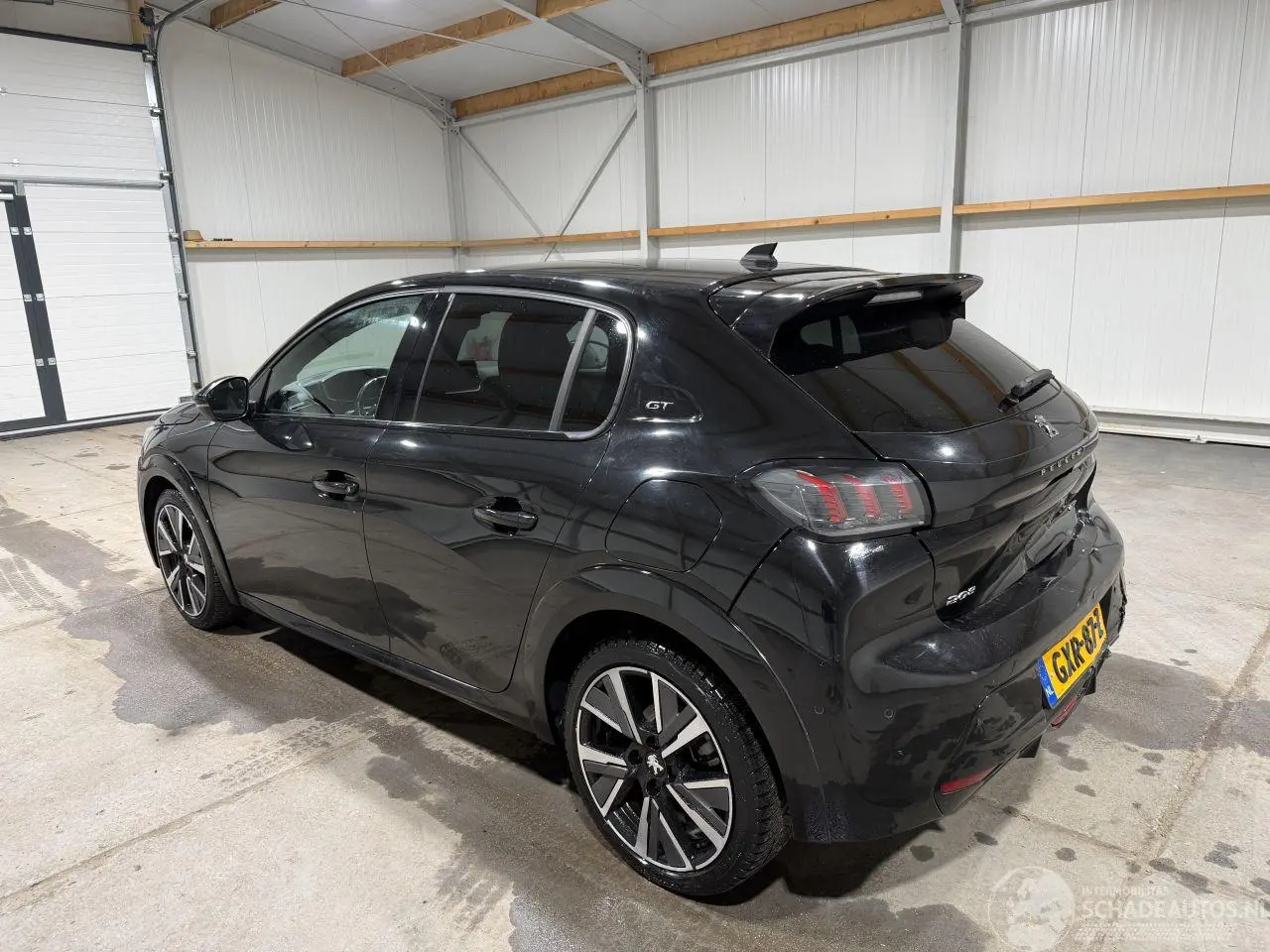 Peugeot 208 2022 фото 11
