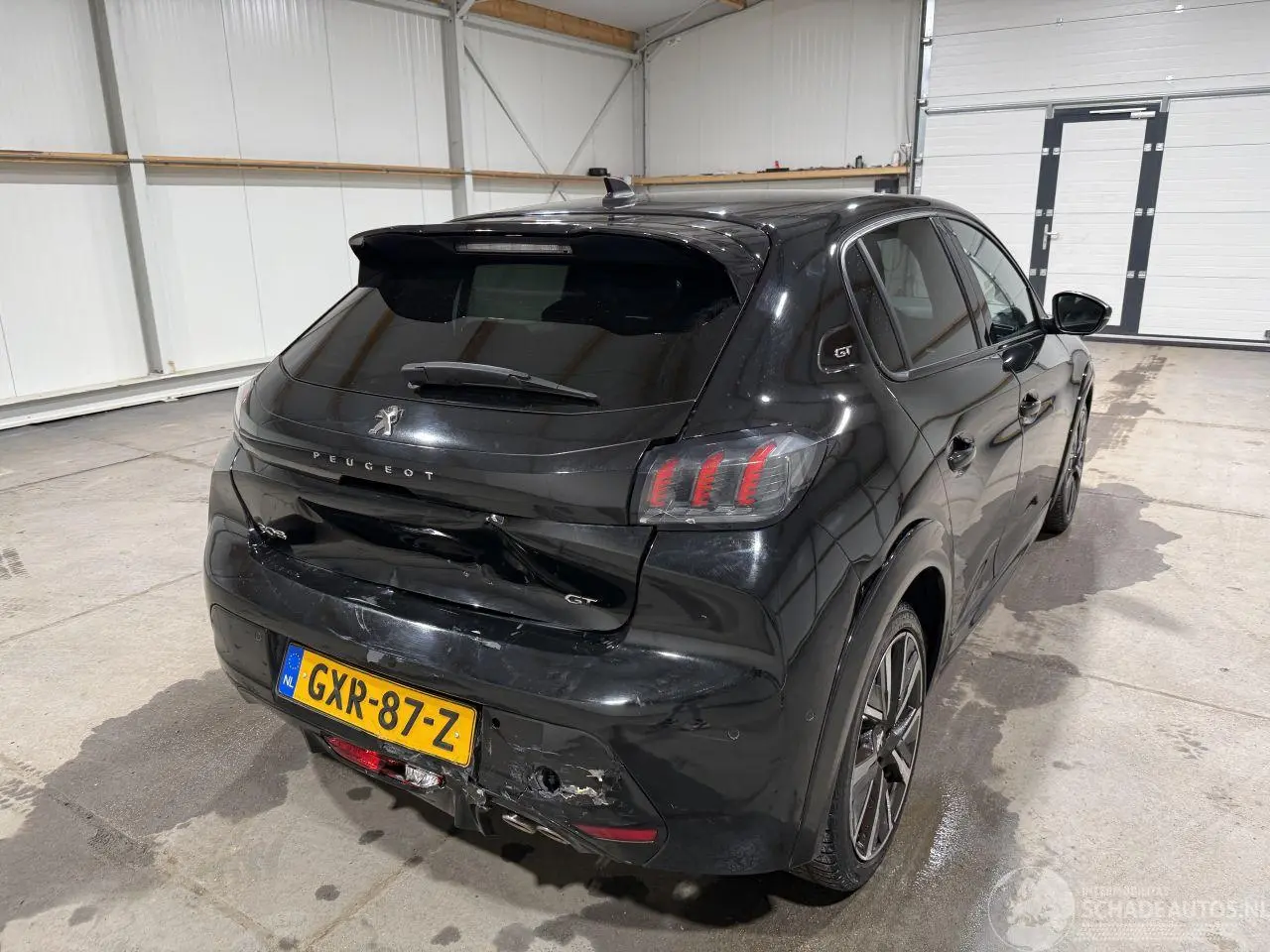 Peugeot 208 2022 фото 6