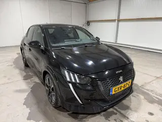 Peugeot 208 2022 фото 3