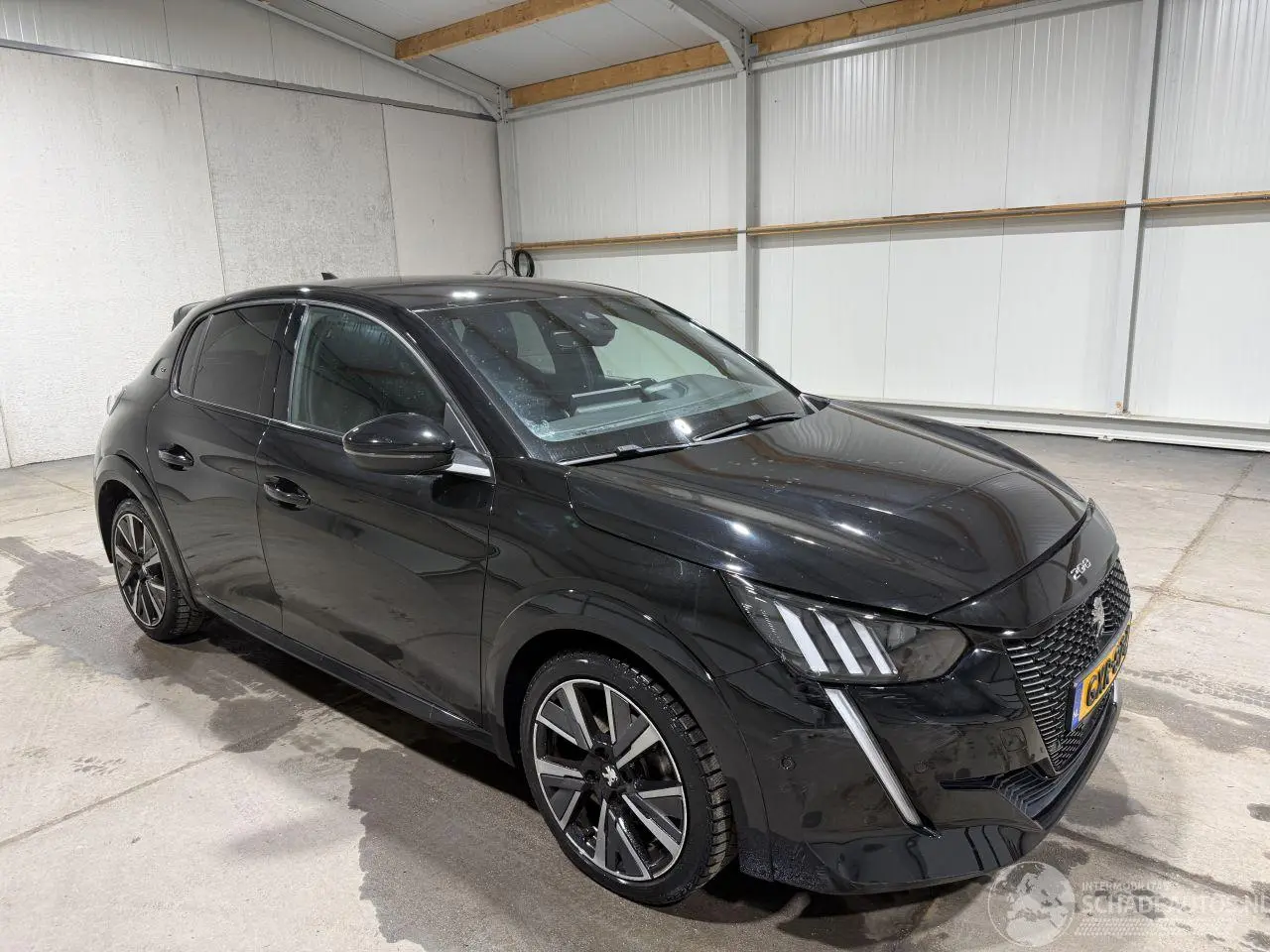 Peugeot 208 2022 фото 2