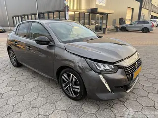 Peugeot 208 2023 фото 3
