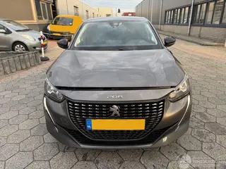 Peugeot 208 2023 фото 2