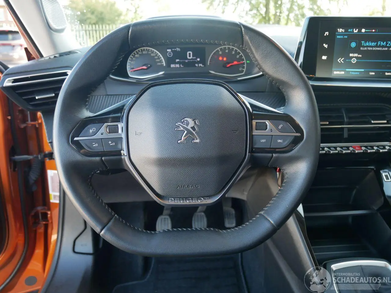 Peugeot 2008 2021 фото 9