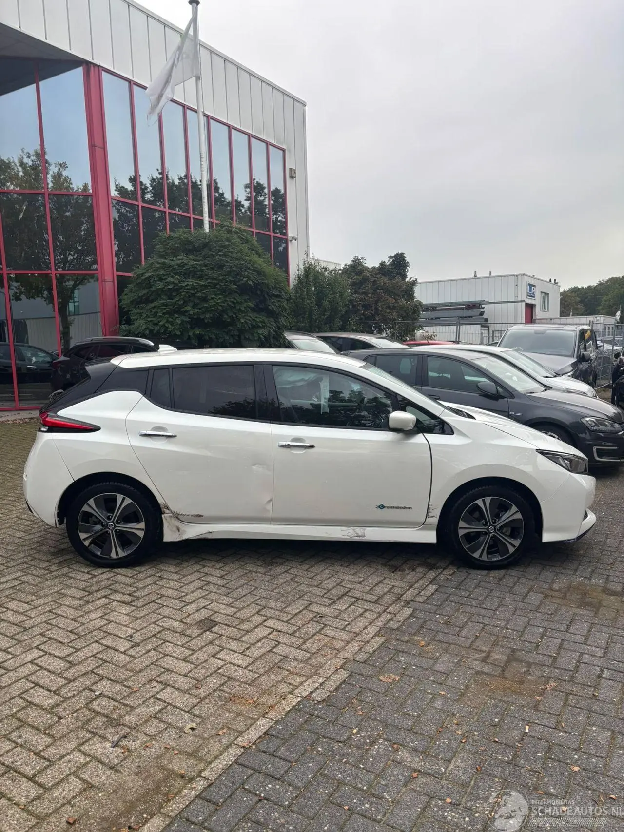 Nissan Leaf 2021 photo 9
