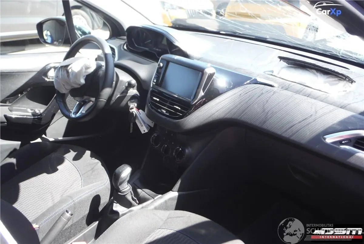Peugeot 208 2019 photo 4