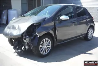 Peugeot 208 2019 photo 1
