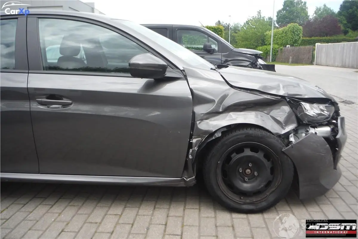 Peugeot 208 2020 photo 18