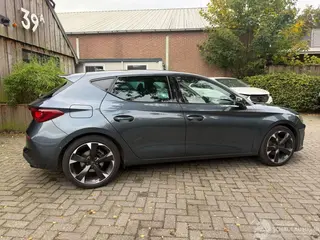 Cupra Leon 2023 фото 6
