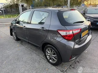 Toyota Yaris 2018 photo 2