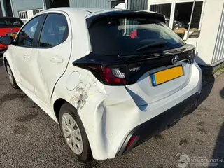 Toyota Yaris 2023 photo 3