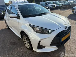 Toyota Yaris 2023 photo 6