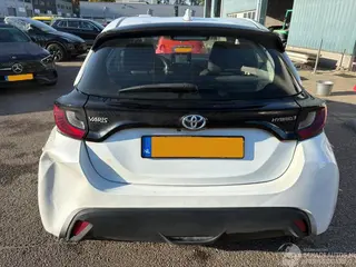 Toyota Yaris 2023 photo 4