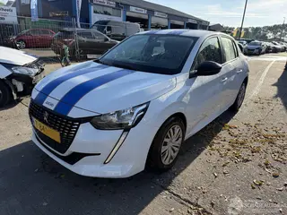 Peugeot 208 2023 фото 2