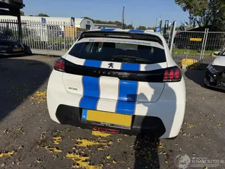 Peugeot 208 2023 фото 10