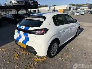 Peugeot 208 2023 фото 3