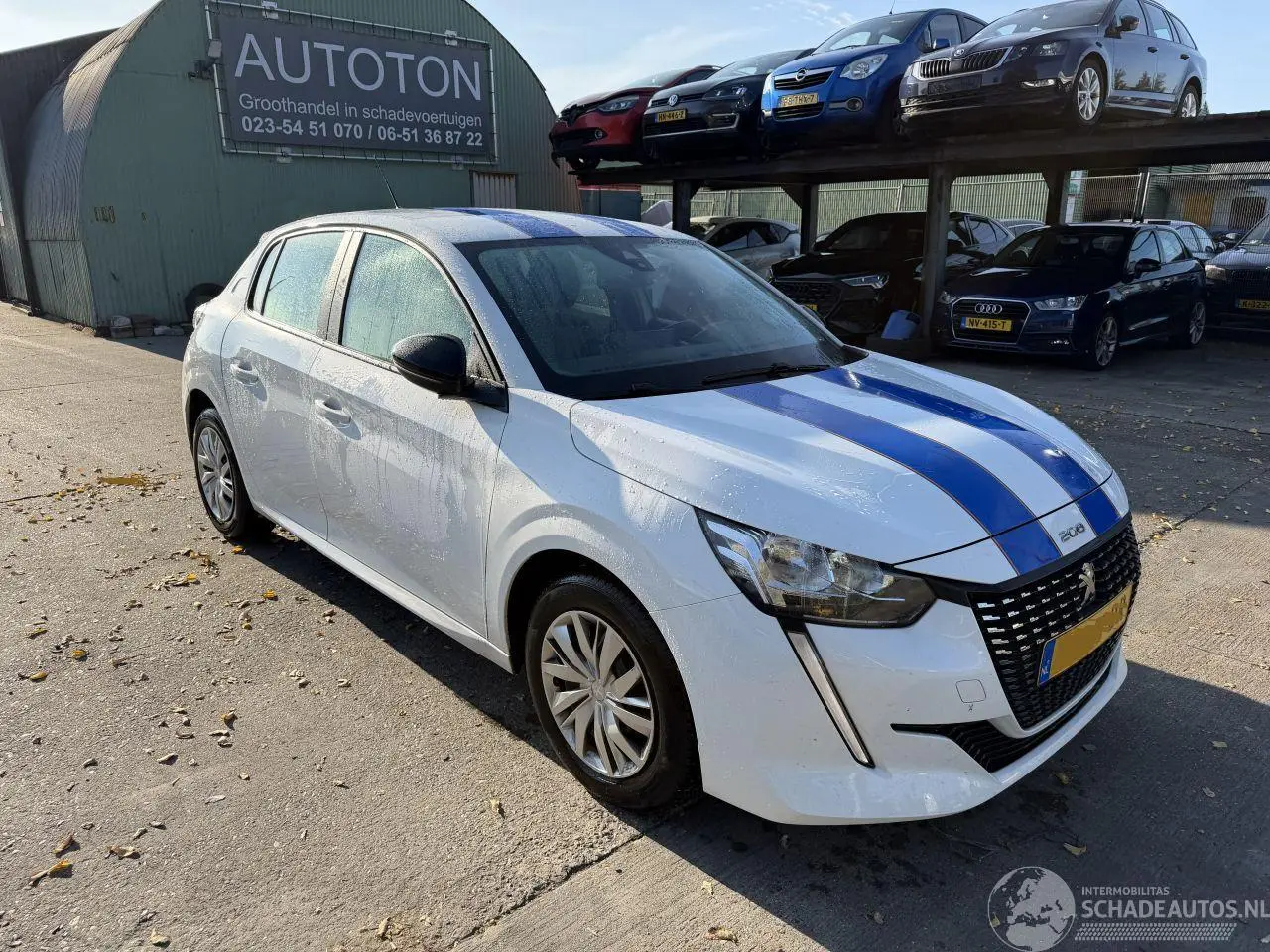 Peugeot 208 2023 фото 1
