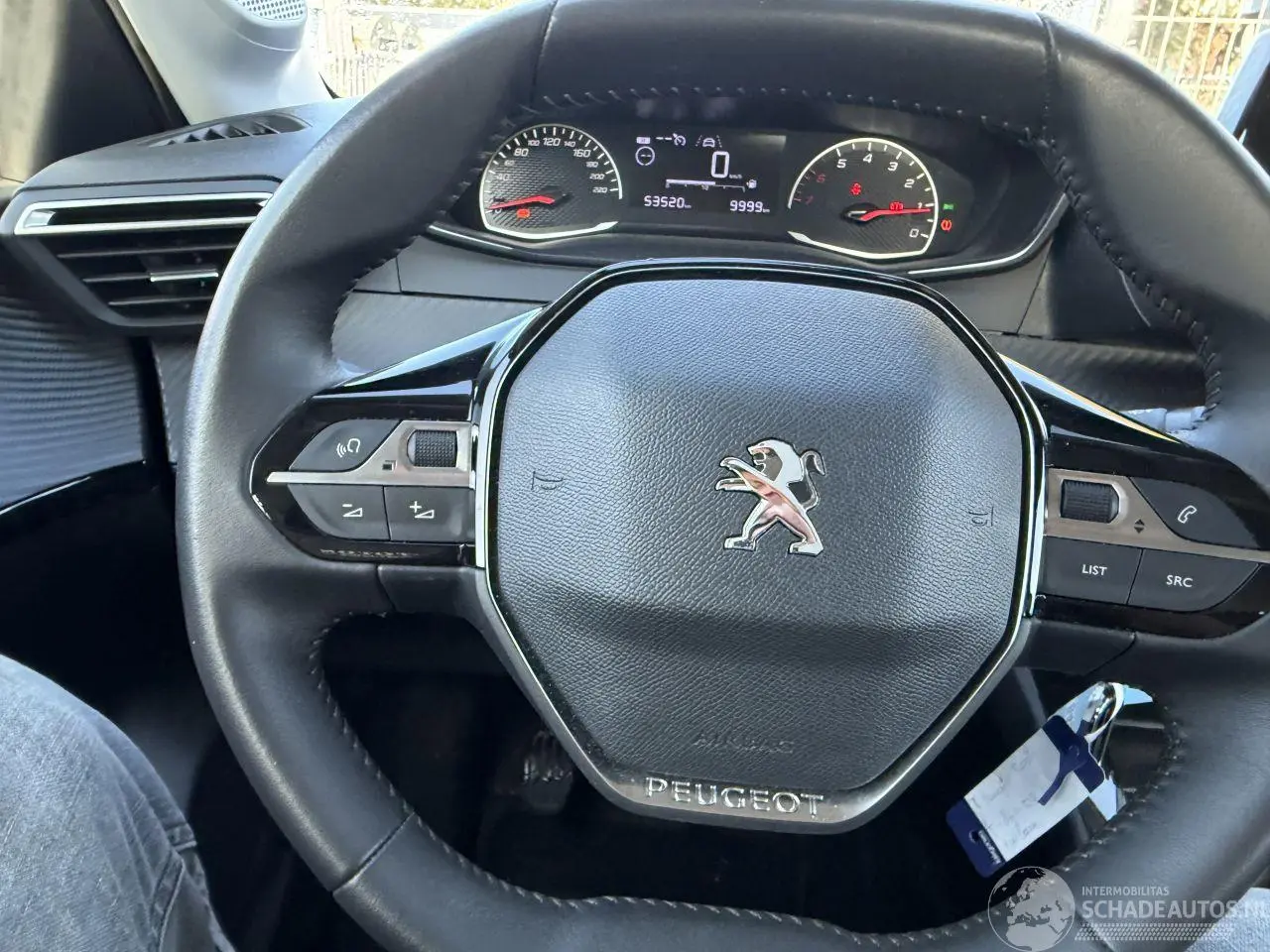 Peugeot 208 2023 фото 11
