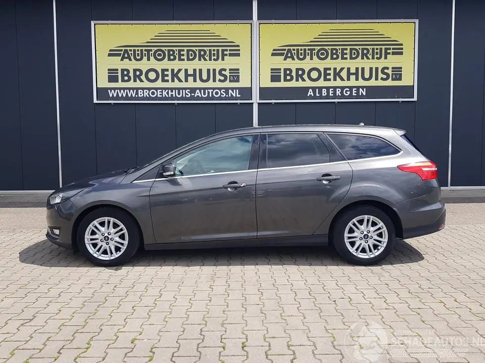 Ford Focus 2017 photo 2