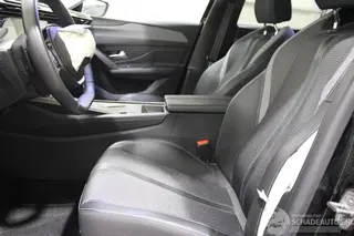 Peugeot 308 2024 фото 11