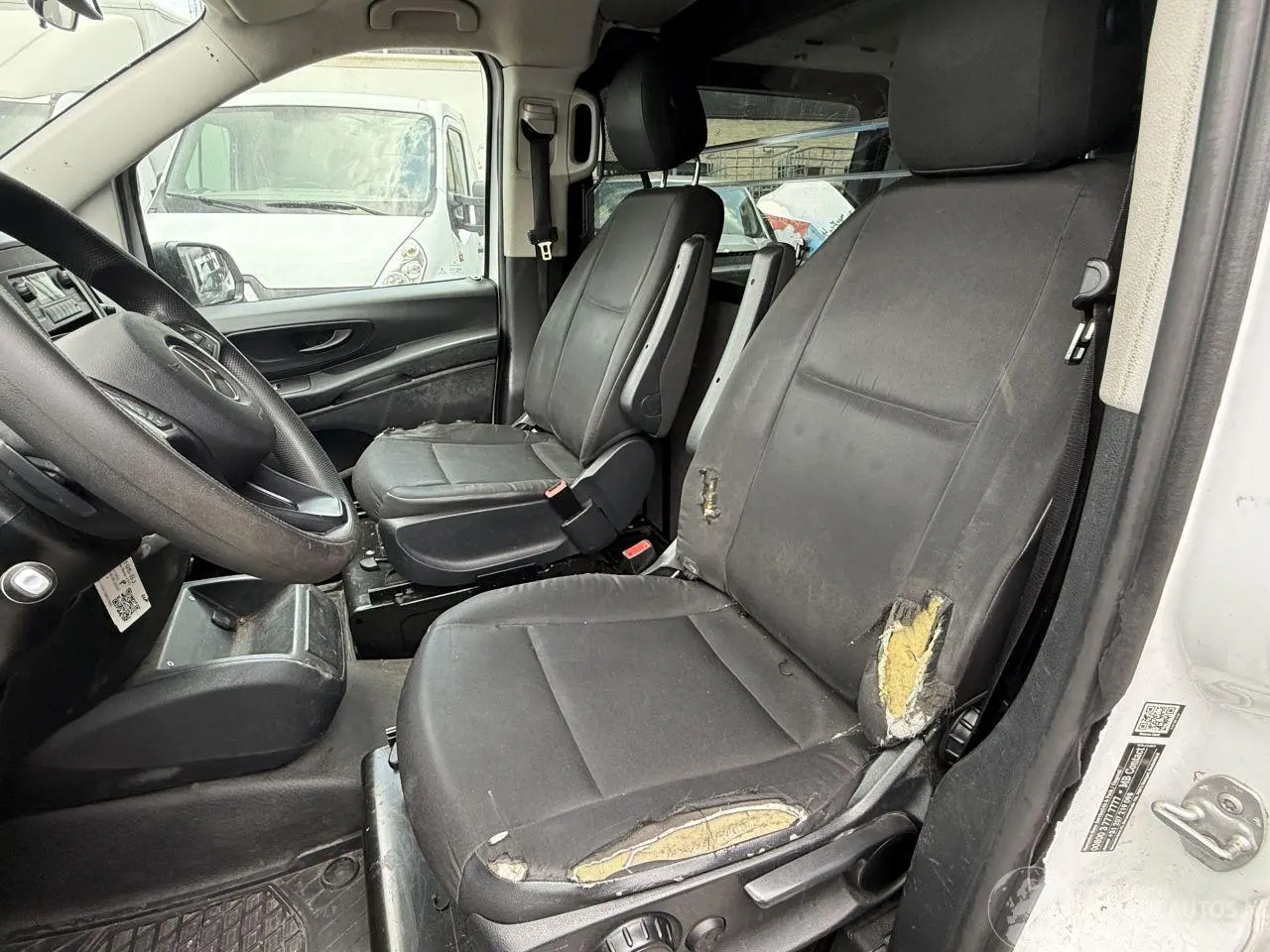 Mercedes Vito 2021 photo 11