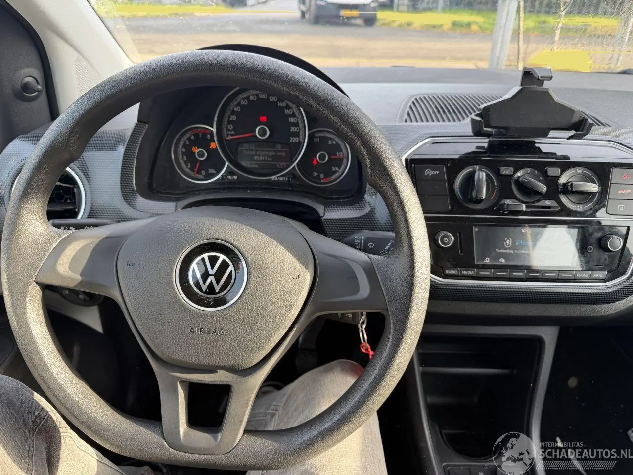 Volkswagen Up! 2023 photo 9