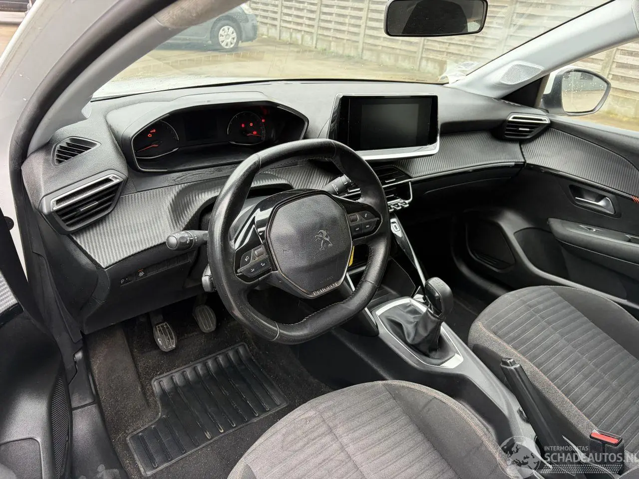 Peugeot 208 2020 фото 3