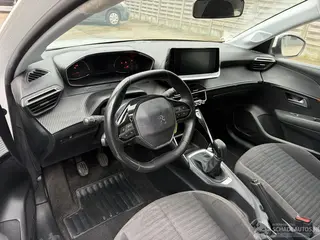 Peugeot 208 2020 фото 3