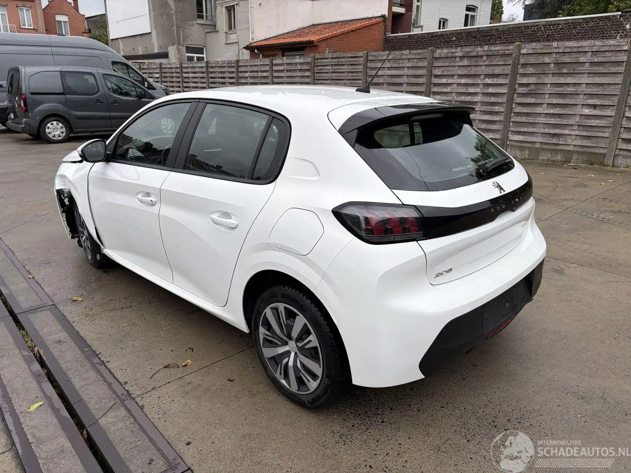 Peugeot 208 2020 фото 4