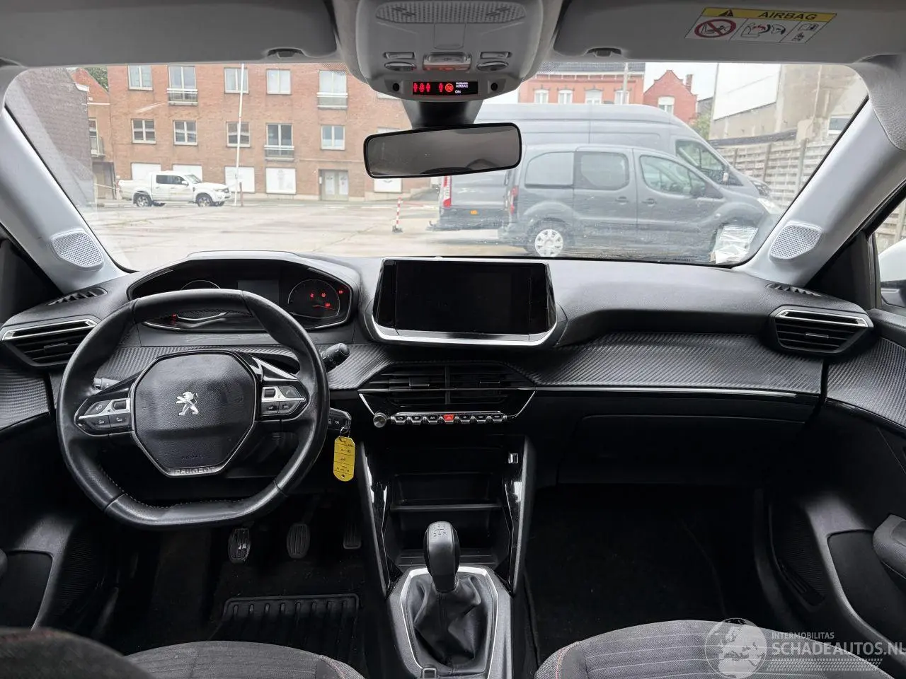 Peugeot 208 2020 фото 6