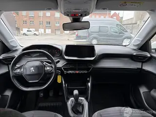 Peugeot 208 2020 фото 6