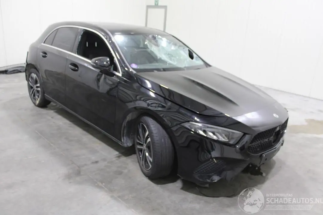 Mercedes A-klasse 2023 photo 2