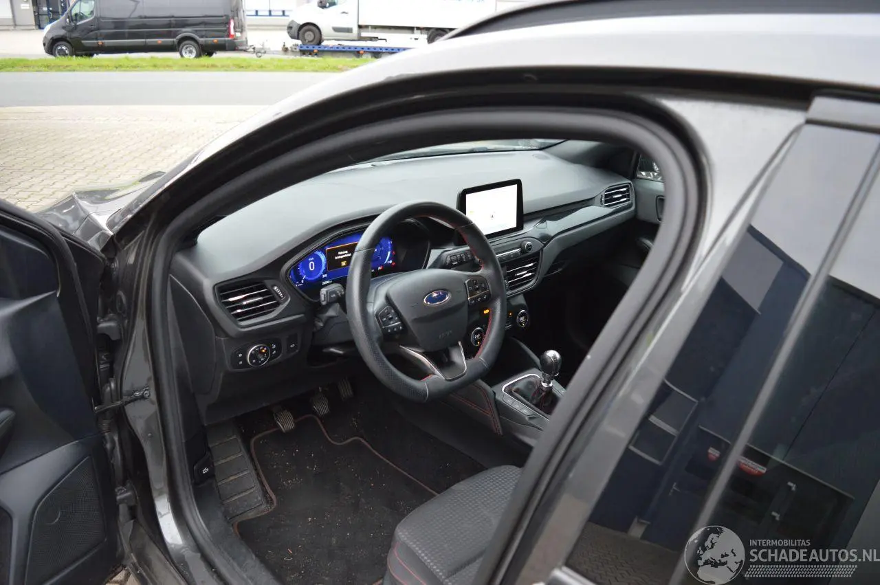 Ford Focus 2023 photo 10