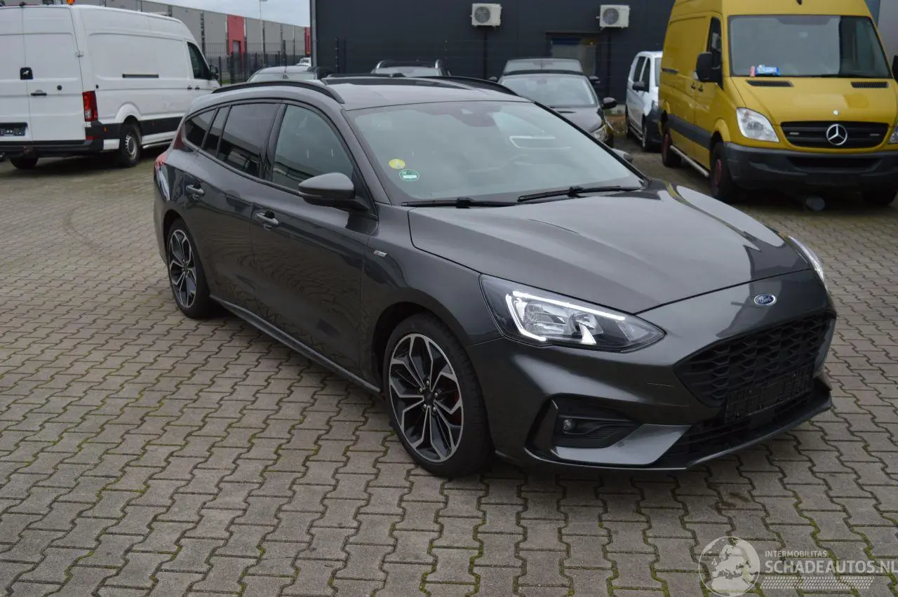 Ford Focus 2023 photo 3