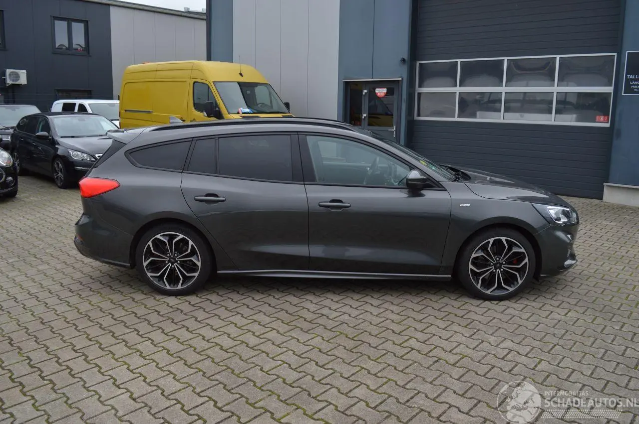 Ford Focus 2023 photo 4