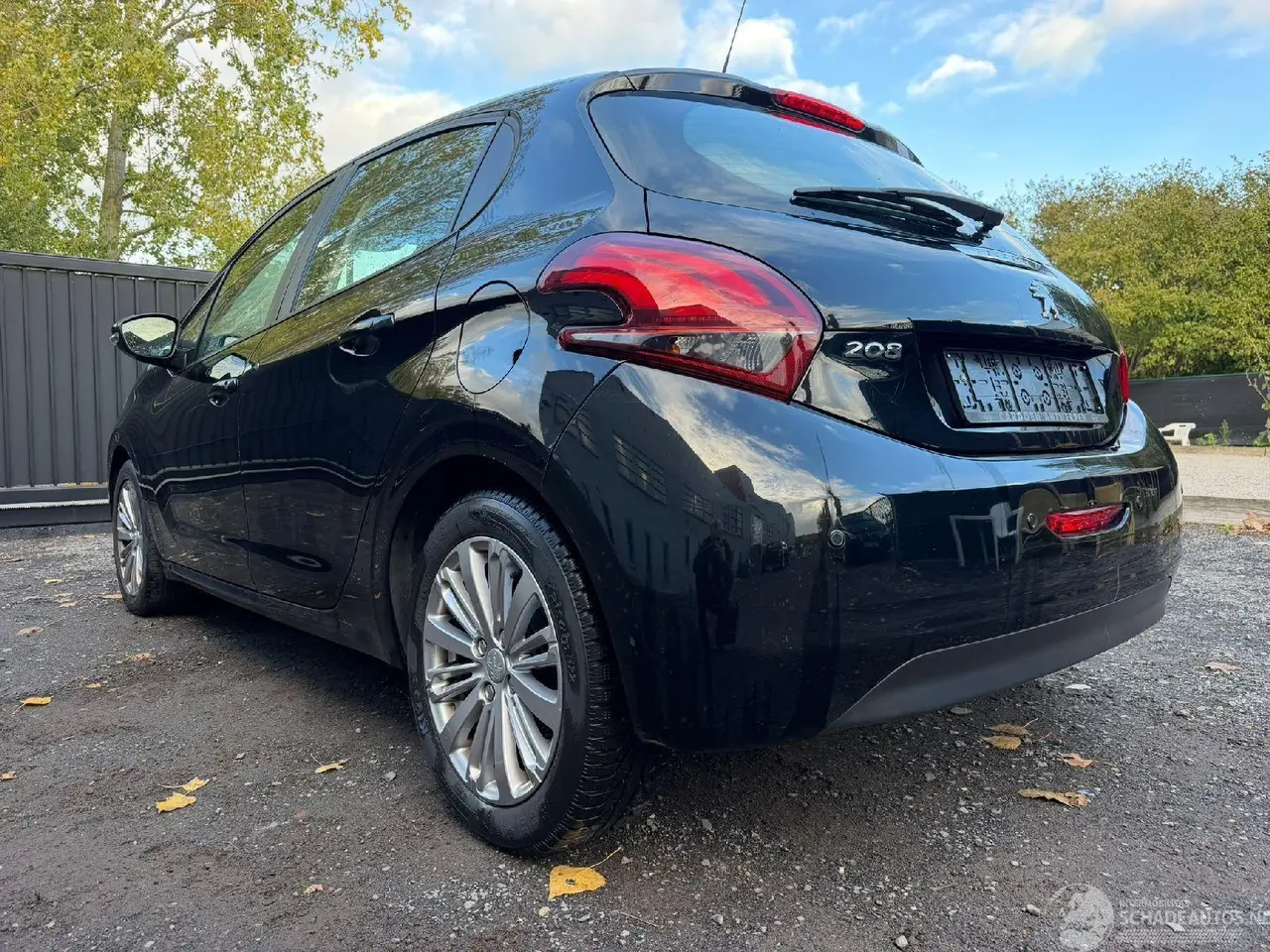 Peugeot 208 2019 фото 12