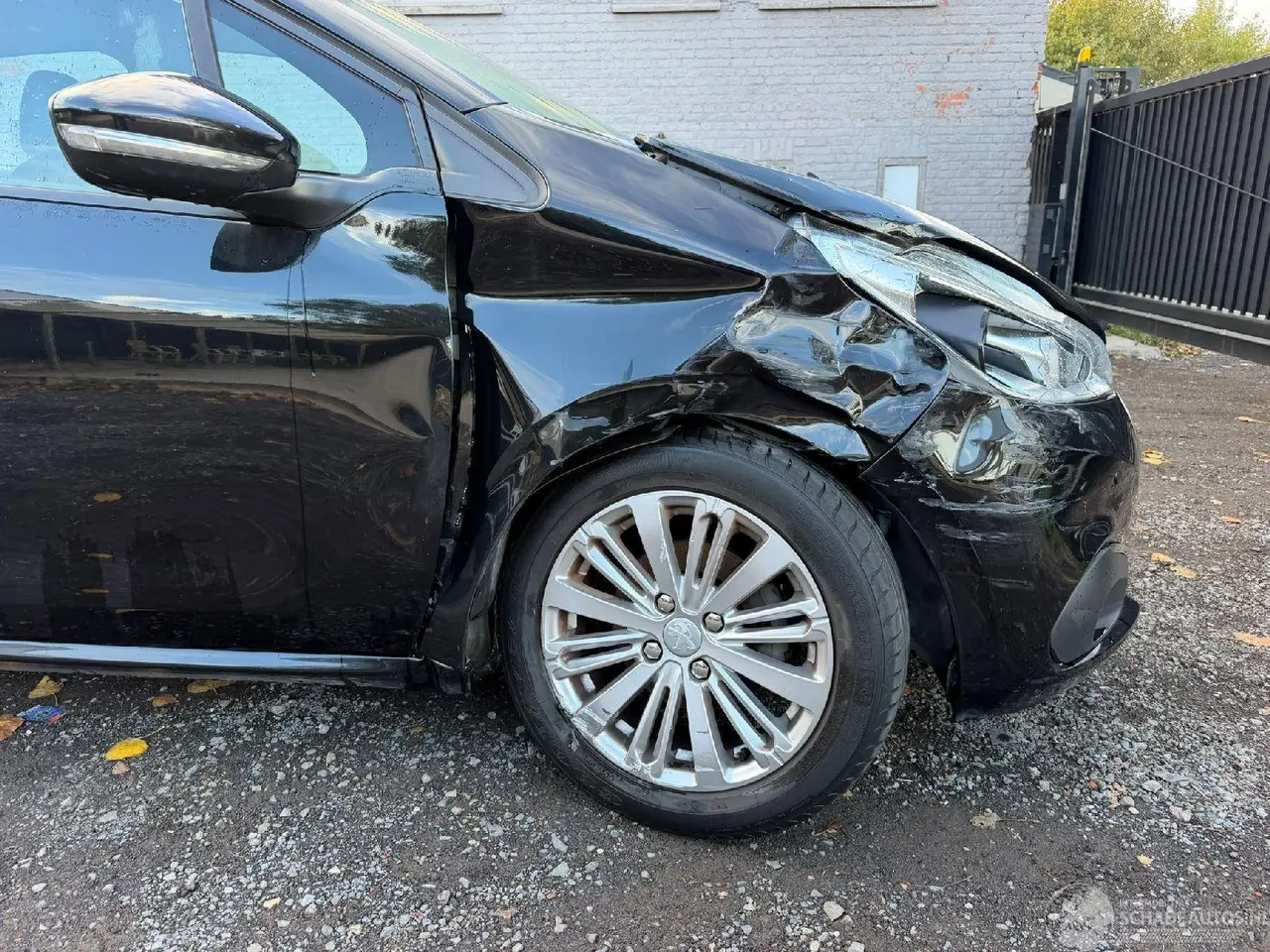 Peugeot 208 2019 фото 3