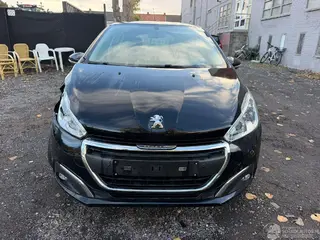 Peugeot 208 2019 фото 8