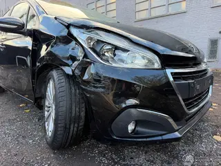 Peugeot 208 2019 фото 4