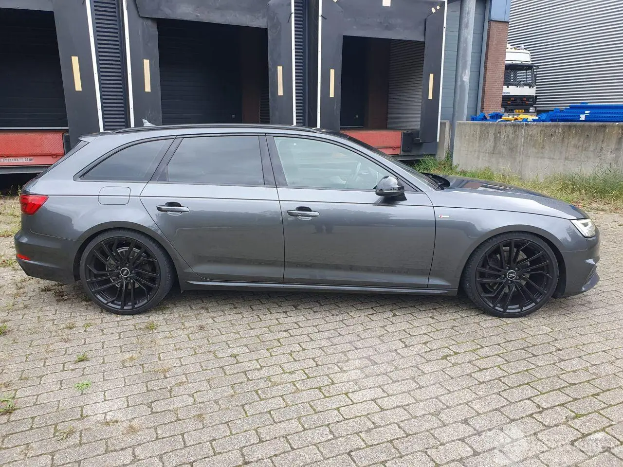 Audi A4 Avant 2017 photo 6