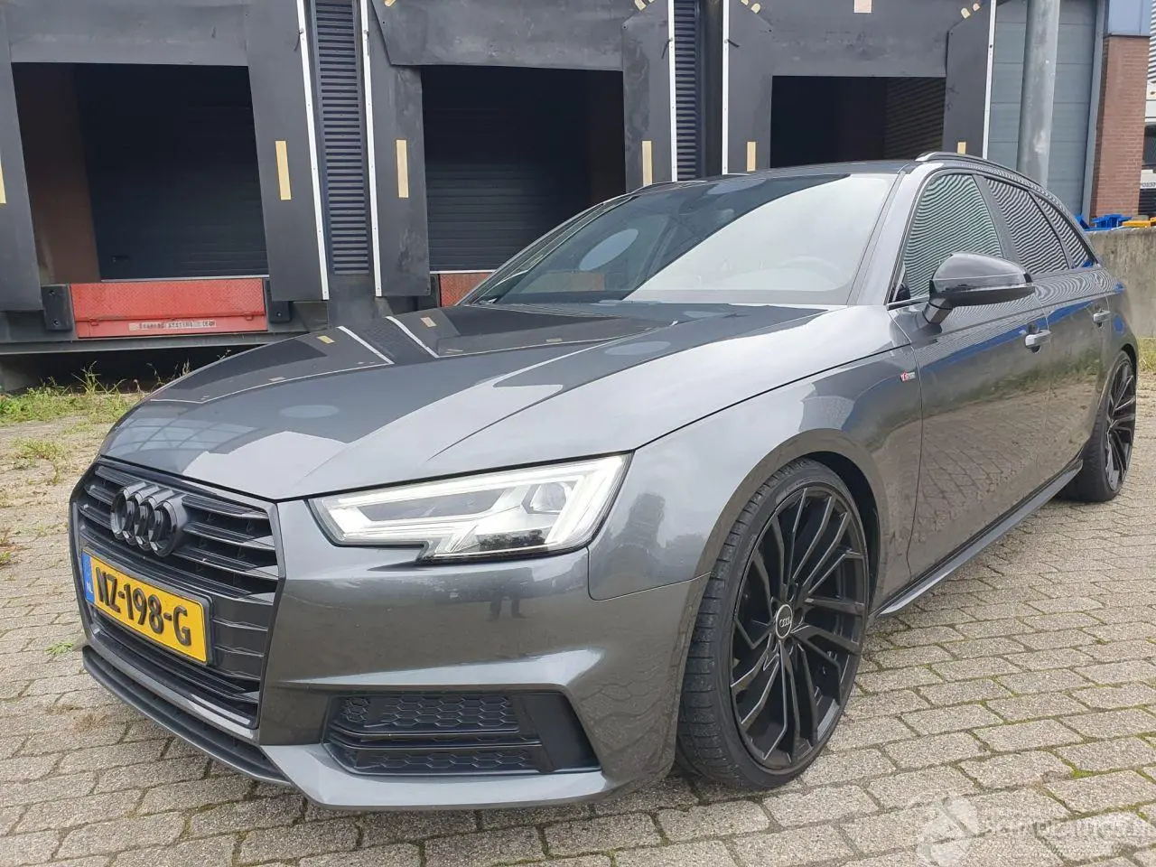 Audi A4 Avant 2017 photo 1
