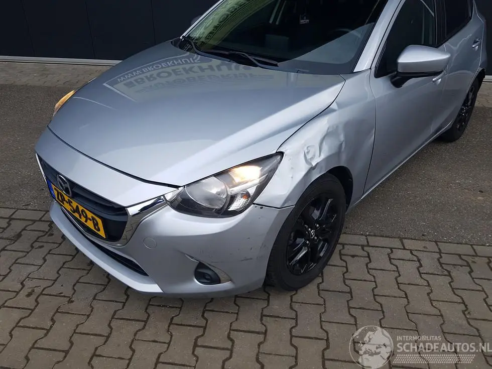Mazda 2 2019 фото 10