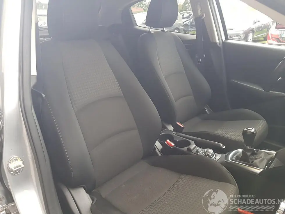 Mazda 2 2019 фото 12